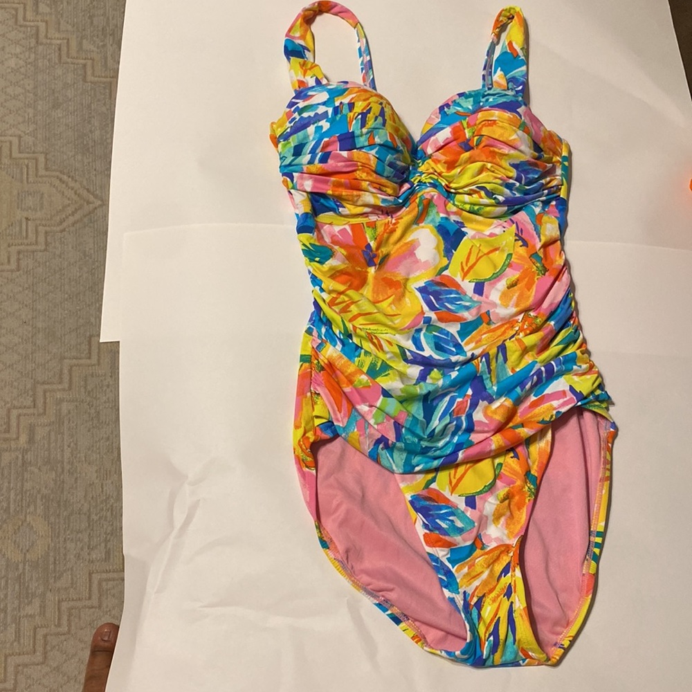 NWOT BLUE ROD BEATTIE SWIMSUIT SIZE 6 multicolor VERY CUTE
